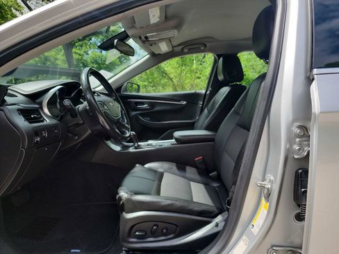 Used 2018 Chevrolet Impala LT image 18