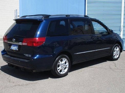 Used 2004 Toyota Sienna XLE AWD/4WD image 3