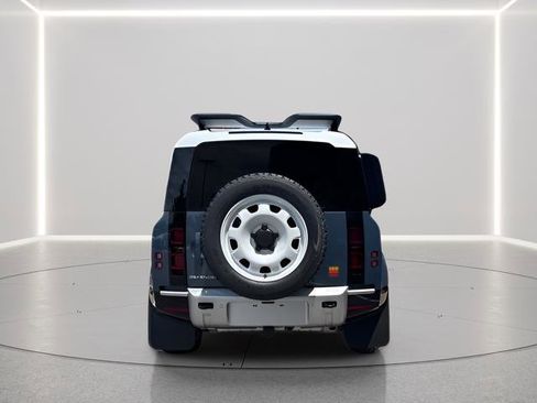 Certified 2025 Land Rover Defender 110 S AWD/4WD image 4