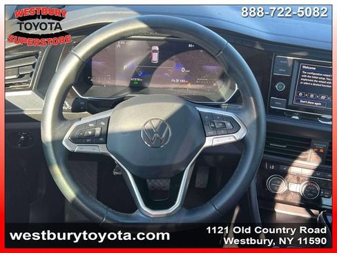 Used 2022 Volkswagen Jetta SE FWD image 17