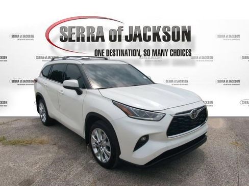 Used 2020 Toyota Highlander Limited AWD/4WD image 2