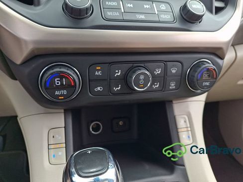 Certified 2017 GMC Acadia Denali w/ Technology Package FWD image 17