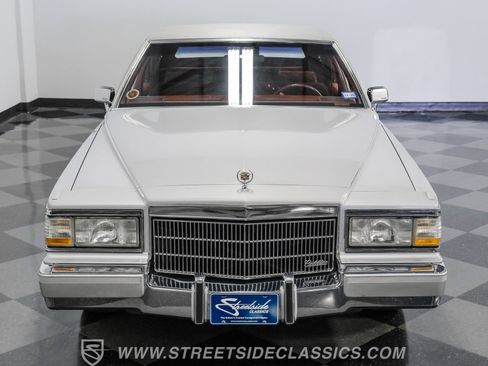 Used 1991 Cadillac Brougham image 32