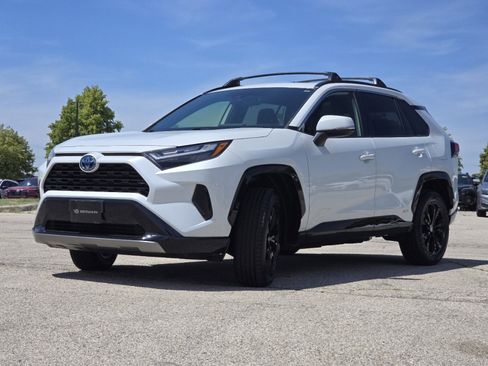 Used 2023 Toyota RAV4 SE w/ Convenience Package AWD/4WD image 11