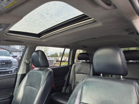 Used 2013 Toyota Highlander Limited image 21