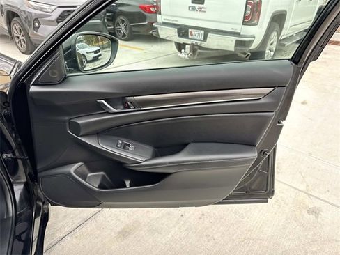 Used 2022 Honda Accord Sport image 13