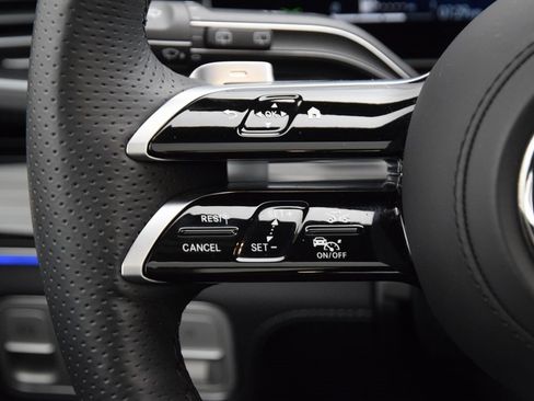 Used 2025 Mercedes-Benz GLS 450 4MATIC image 25