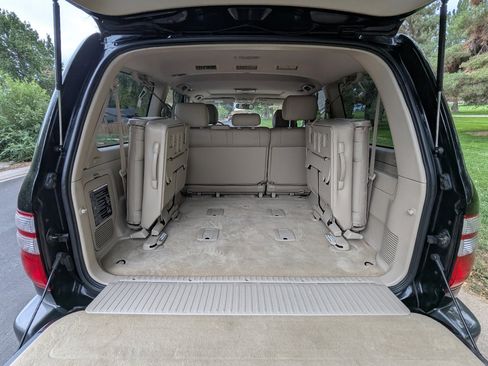 Used 2005 Toyota Land Cruiser image 23