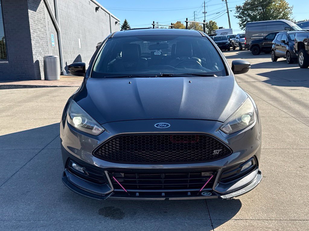 Used 2017 Ford Focus ST w/ Equipment Group 402A FWD image 21