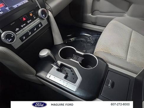 Used 2014 Toyota Camry LE FWD image 29