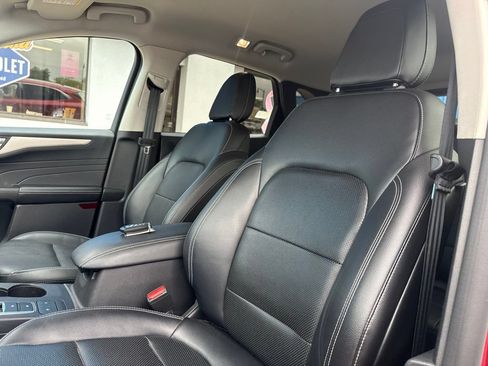 Used 2022 Ford Escape SEL w/ Technology Package AWD/4WD image 33