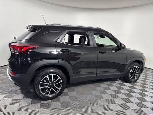 Used 2025 Chevrolet TrailBlazer LT image 7