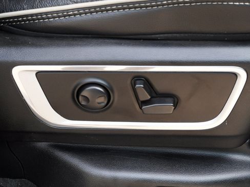 Used 2022 RAM 1500 Laramie AWD/4WD image 27