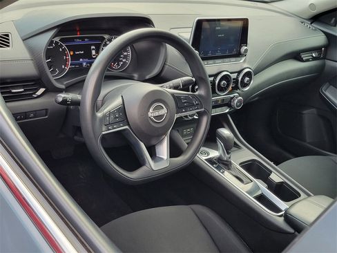 Used 2024 Nissan Sentra SV image 3