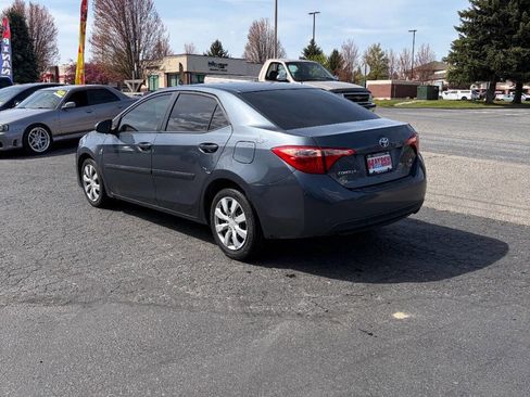 Used 2017 Toyota Corolla LE w/ Carpet Mat Package (TMS) FWD image 3