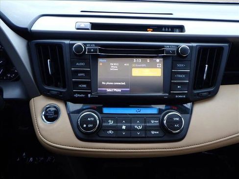 Used 2018 Toyota RAV4 XLE image 17