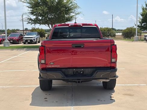 Used 2024 Chevrolet Colorado Trail Boss w/ Technology Package AWD/4WD image 8