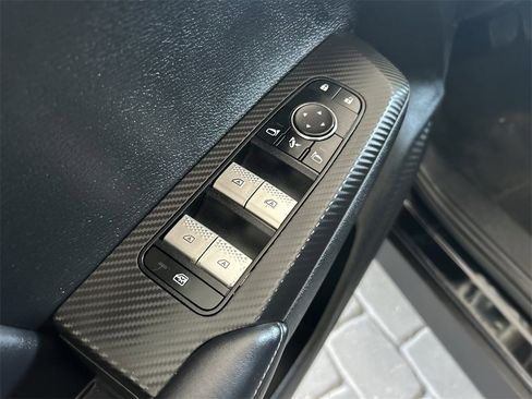 Used 2024 Mitsubishi Outlander SE image 11