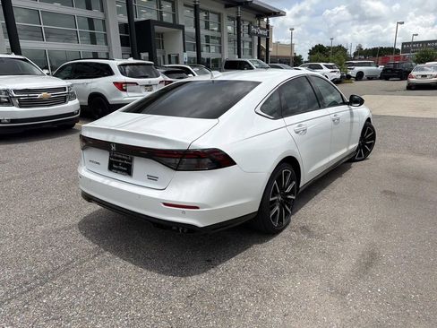 Used 2024 Honda Accord Touring image 7