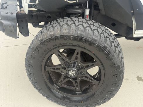 Used 2015 Jeep Wrangler Unlimited Rubicon AWD/4WD image 5