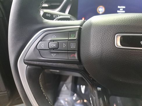 Certified 2023 Jeep Grand Cherokee Altitude image 18