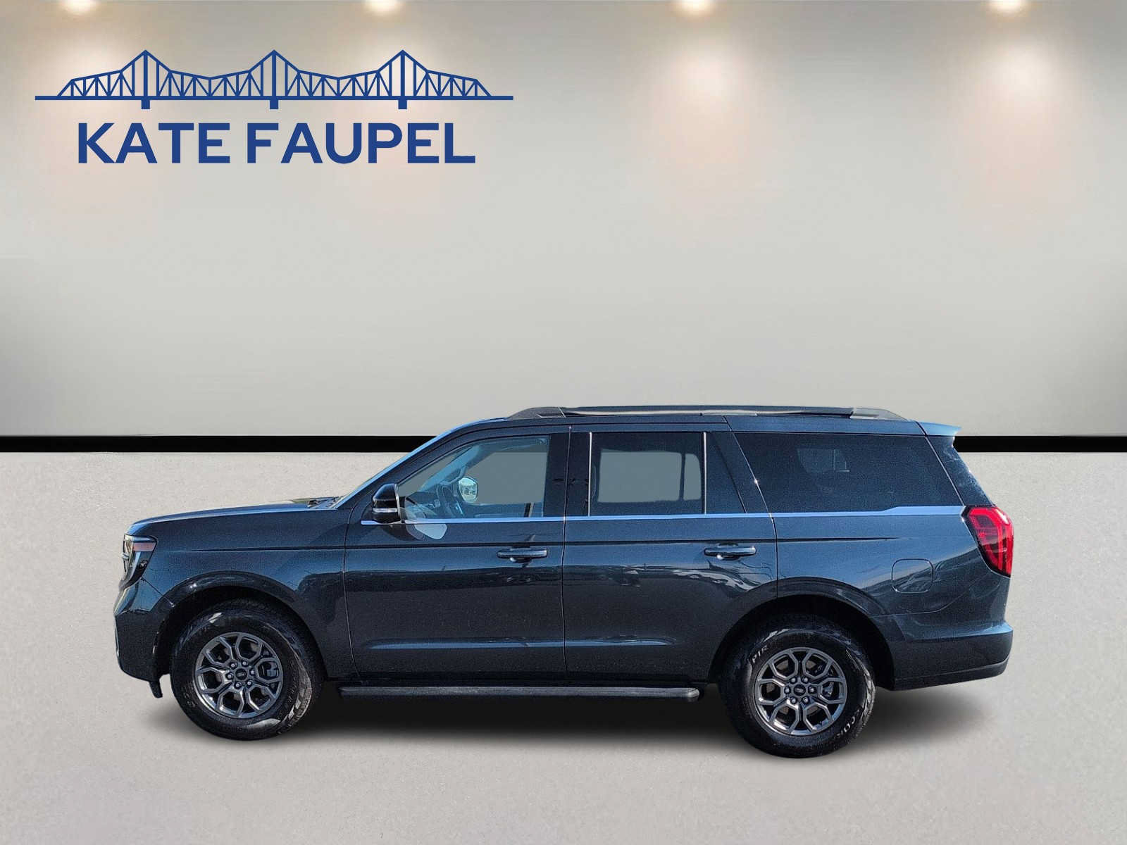 Certified 2026 Ford Expedition Active AWD/4WD image 4