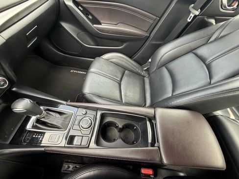 Used 2018 MAZDA MAZDA3 Touring FWD image 25