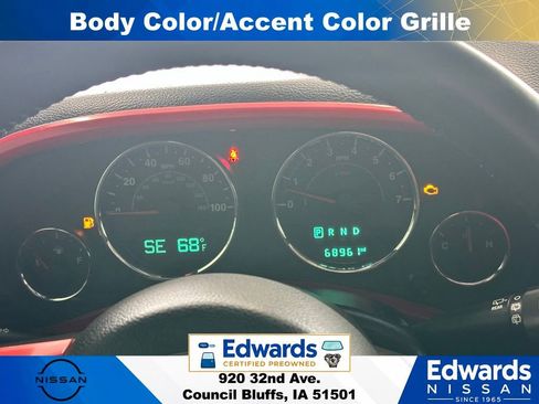Used 2017 Jeep Wrangler Unlimited Sahara w/ Connectivity Group AWD/4WD image 18