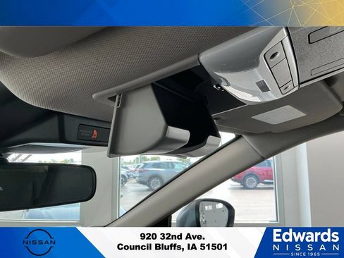 Used 2023 Nissan Rogue SV AWD/4WD image 26