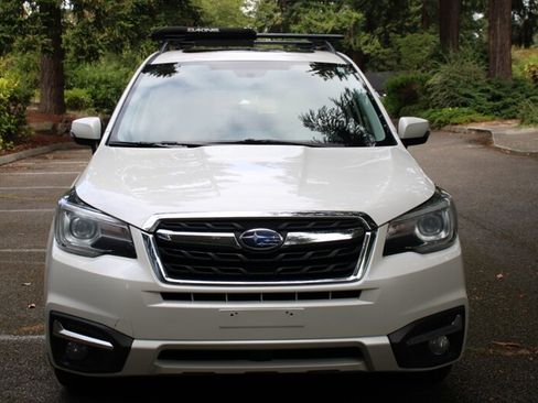 Used 2018 Subaru Forester 2.5i Touring AWD/4WD image 11