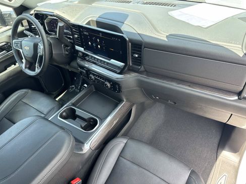 Used 2024 Chevrolet Silverado 2500 LTZ w/ LTZ Convenience Package AWD/4WD image 32