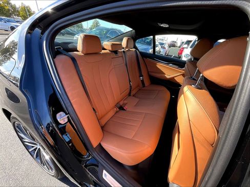 Used 2023 BMW 540i w/ Convenience Package RWD image 26