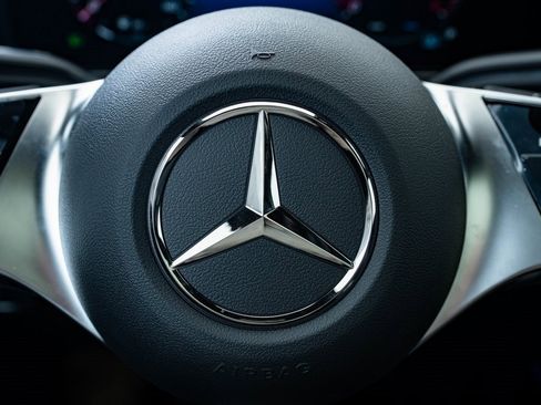 Certified 2025 Mercedes-Benz GLA 250 4MATIC image 27