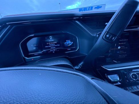 Used 2024 GMC Sierra 2500 AT4 w/ AT4 Preferred Package image 19