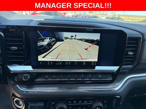 Used 2024 Chevrolet Silverado 1500 LTZ AWD/4WD image 31