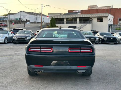 Used 2016 Dodge Challenger SXT Plus RWD image 9