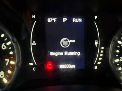 Used 2017 Jeep Renegade Latitude FWD image 7