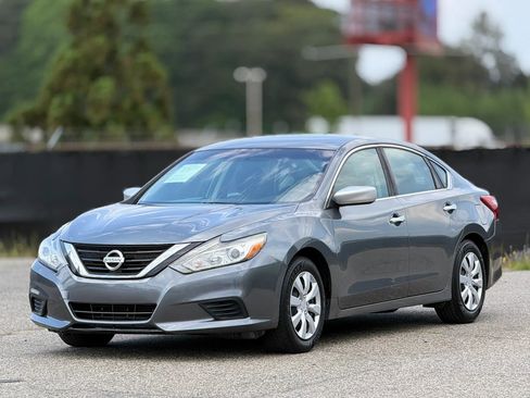 Used 2016 Nissan Altima 2.5 S w/ Power Driver Seat Package FWD image 6