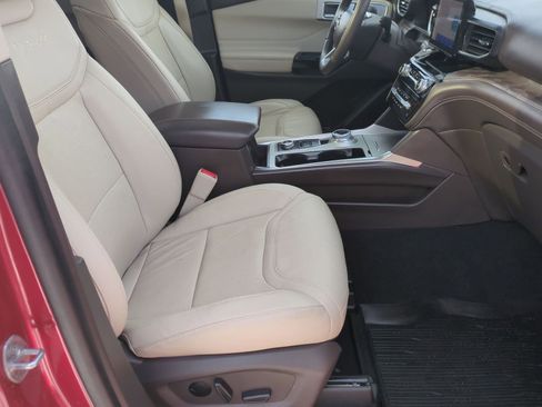 Used 2023 Ford Explorer Platinum w/ Equipment Group 601A image 28