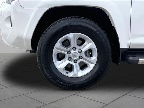 Used 2022 Toyota 4Runner SR5 RWD image 11