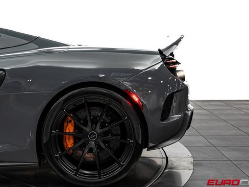 Used 2016 McLaren 675LT Spider RWD image 22