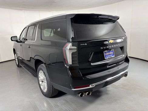 Certified 2025 Chevrolet Suburban Premier AWD/4WD image 7