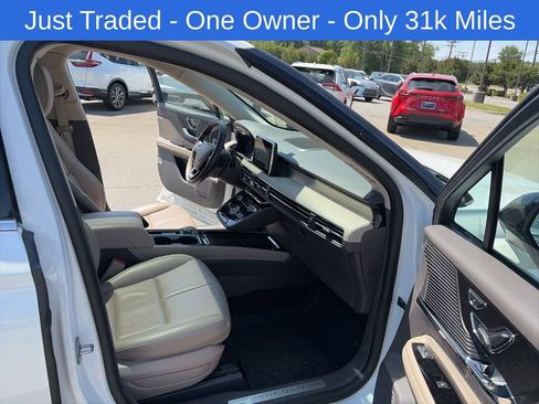 Used 2022 Lincoln Corsair FWD w/ Premium Package image 16