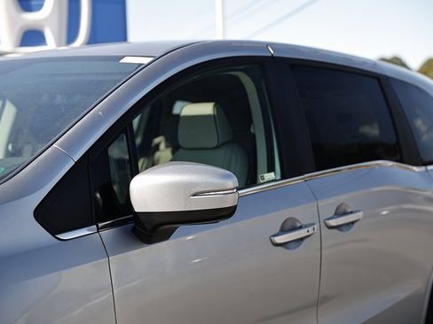 New 2026 Honda Odyssey Touring image 5