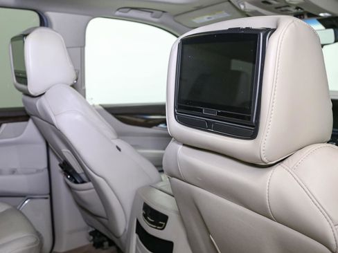 Used 2017 Cadillac Escalade Luxury image 27