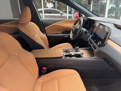 Used 2024 Lexus RX 350 Premium w/ Cold Area Package FWD image 4