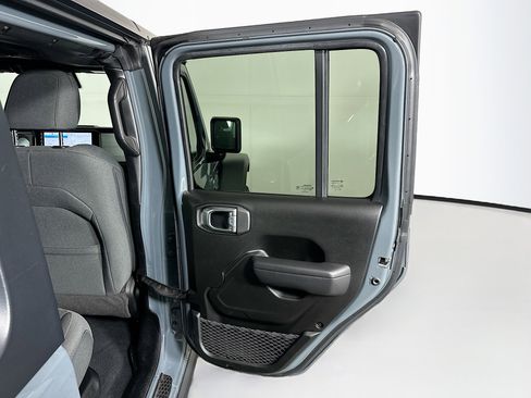 Used 2024 Jeep Wrangler Unlimited AWD/4WD image 27