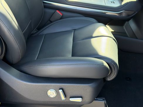 New 2026 Lincoln Navigator Reserve w/ Jet Appearance Package AWD/4WD image 12