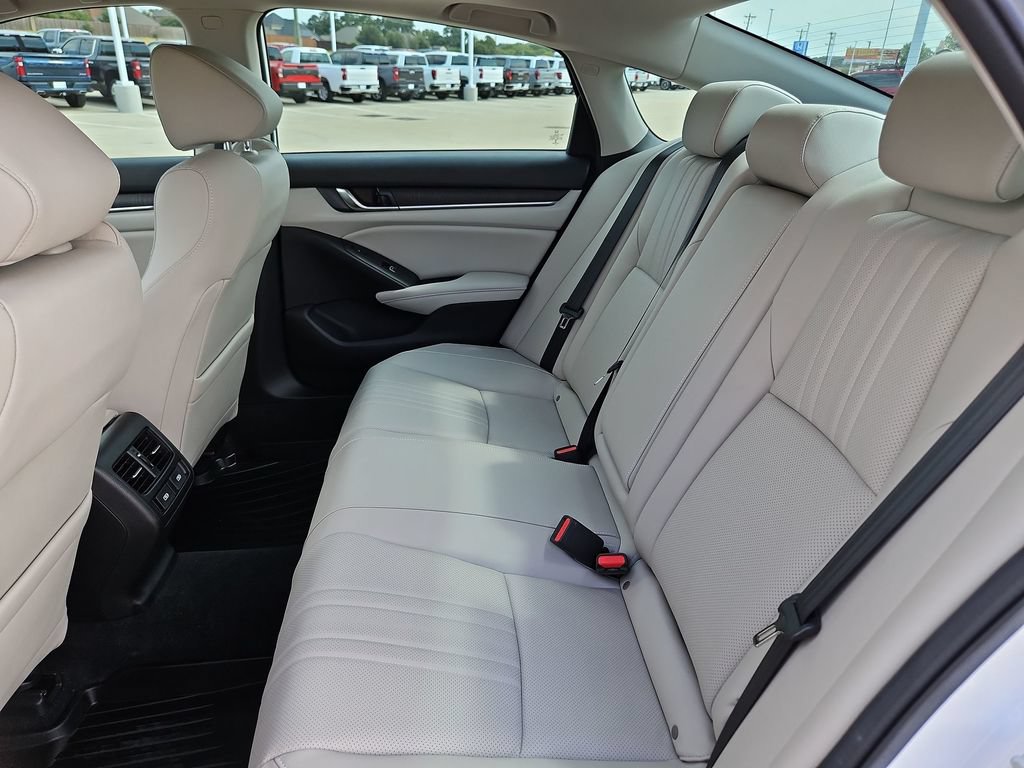 Used 2022 Honda Accord Touring image 15