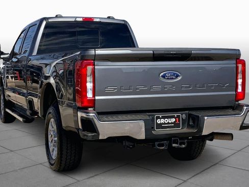 Certified 2023 Ford F250 XLT image 12